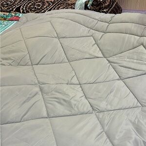 Comforter